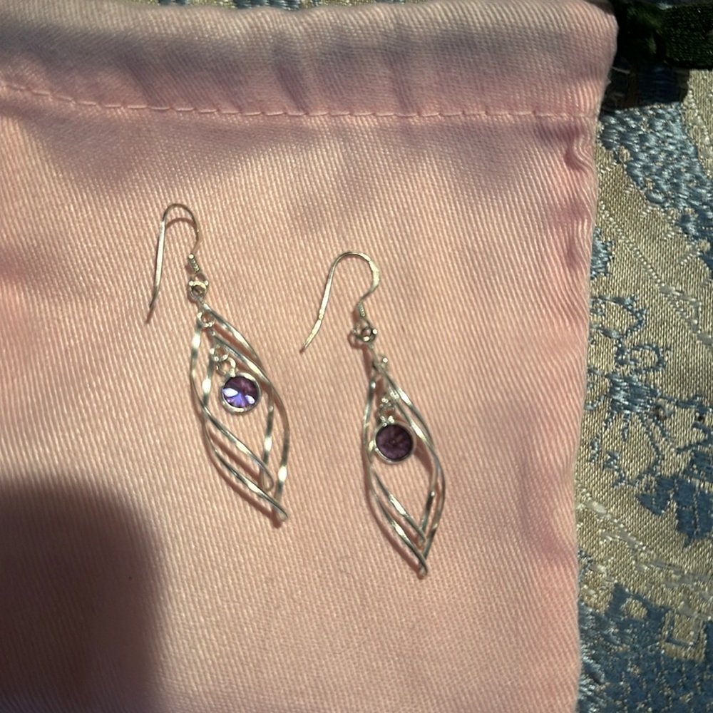 Sterling 925 single earrings with purple gemstone